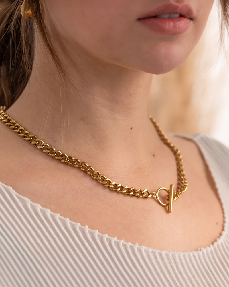 Frida Gold necklace