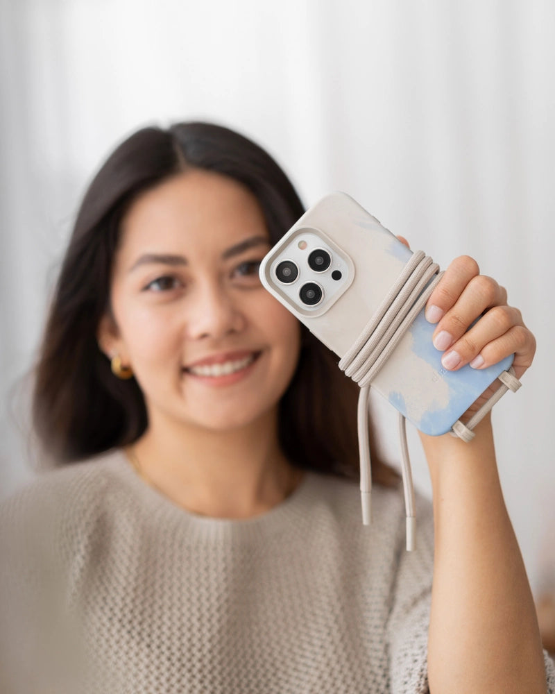 Coque avec cordon beige bleu
