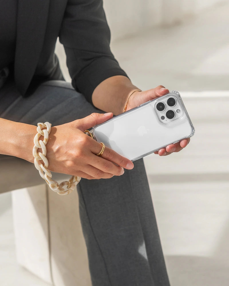 iPhone 17 Pro Max Hülle MagSafe mit kurzer Kette Clear/Beige