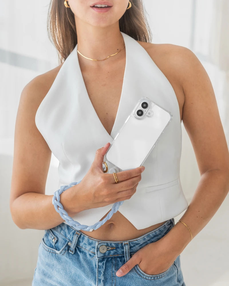 Coque iPhone 16 avec chaîne courte clear/blue