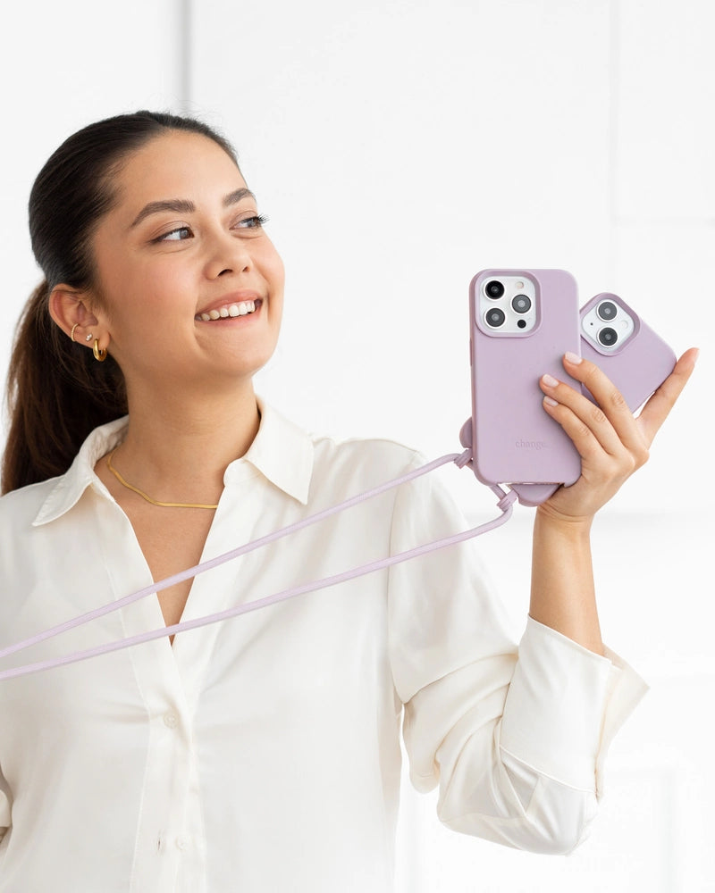 Coque avec cordon iPhone 15 Pro lilas