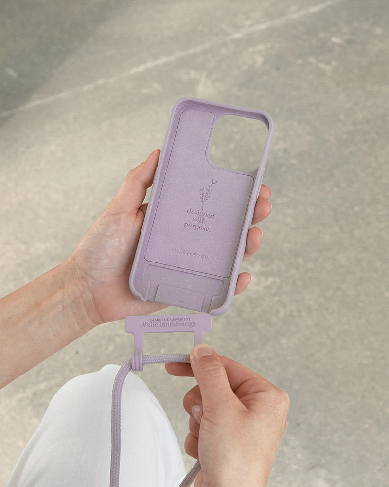 Coque avec cordon iPhone 15 lilas