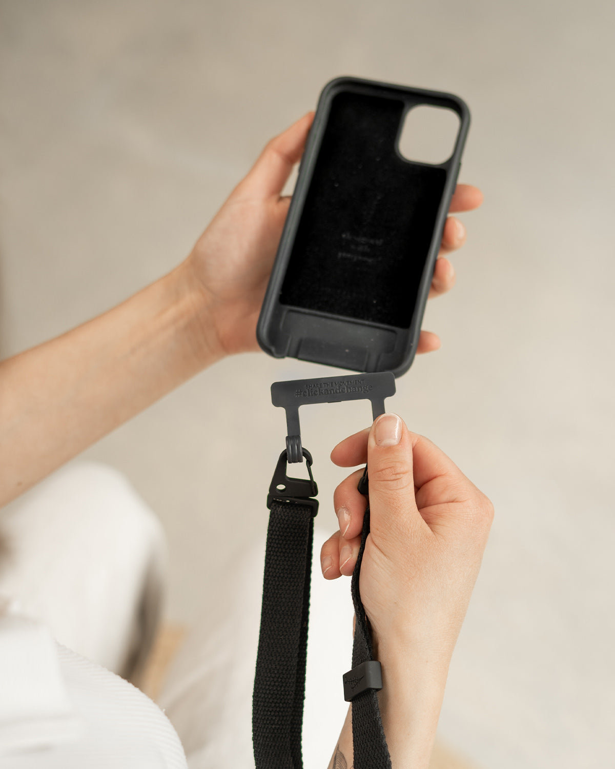 Unleash für Apple iPhone 15 Pro Max – Handykette ohne Hülle ▷ hulle24